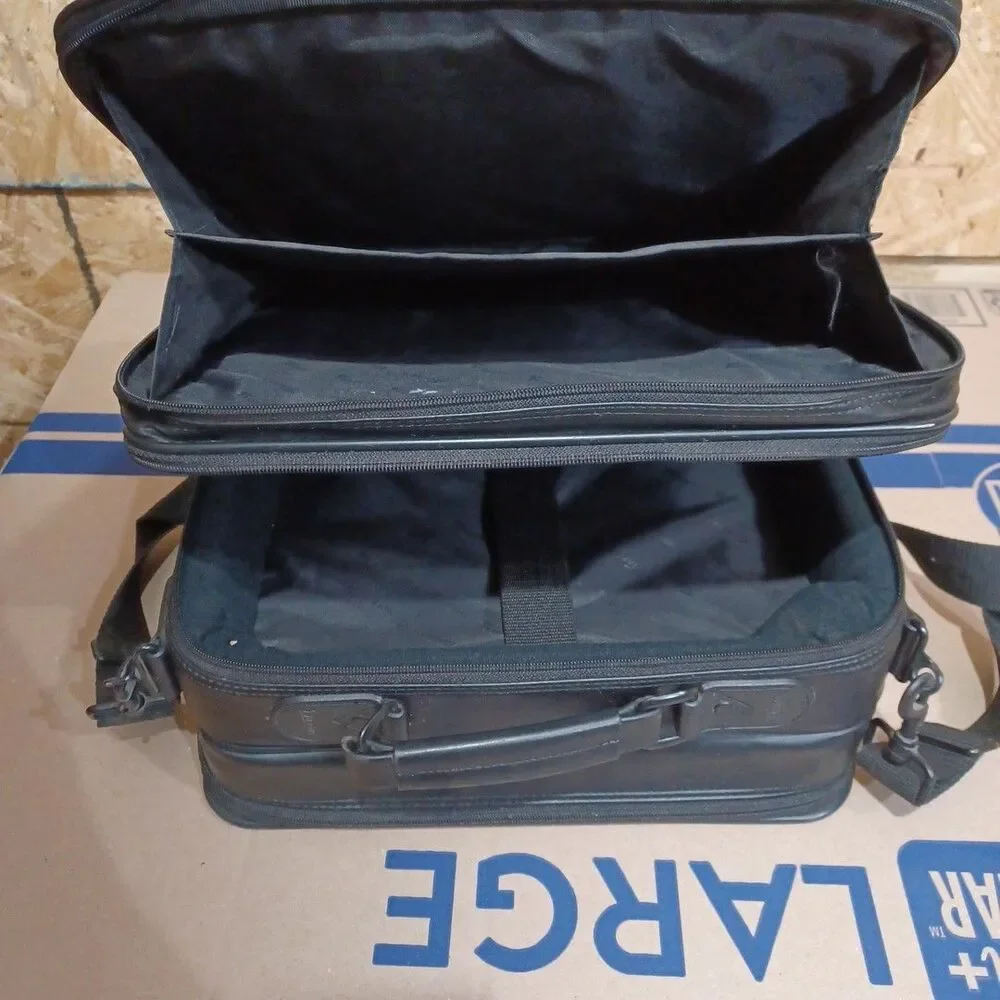 Vtg Targus Universal Notebook Case Briefcase Laptop Bag Shoulder Strap 14x12x7